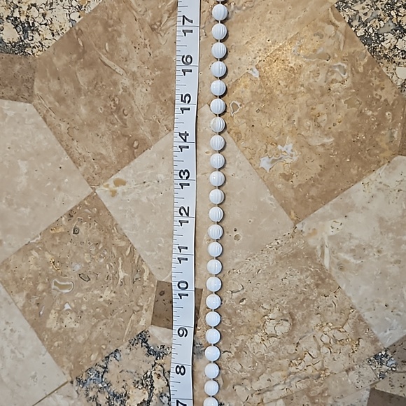 Sarah Cov Signed Necklace White Beaded Bead Long Ribbed Plastic Coventry Vintage - Picture 4 of 8